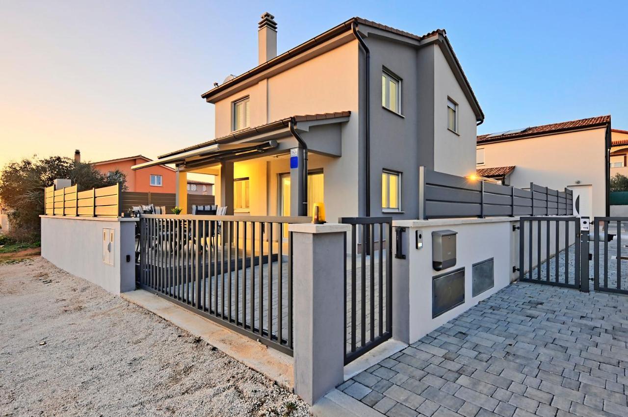 Casa Tara Three-Bedroom Holiday Home Pula Luaran gambar