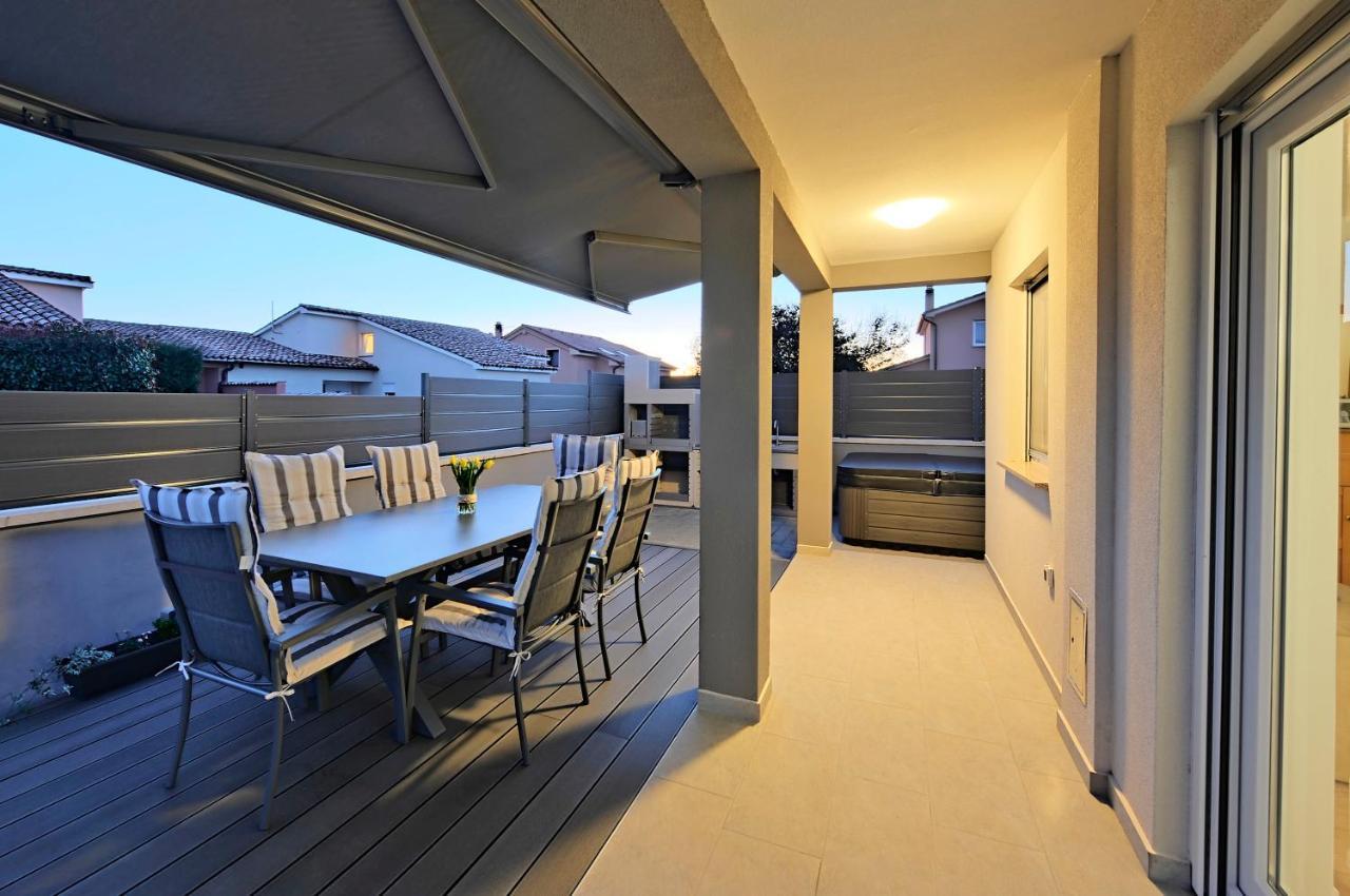 Casa Tara Three-Bedroom Holiday Home Pula Luaran gambar
