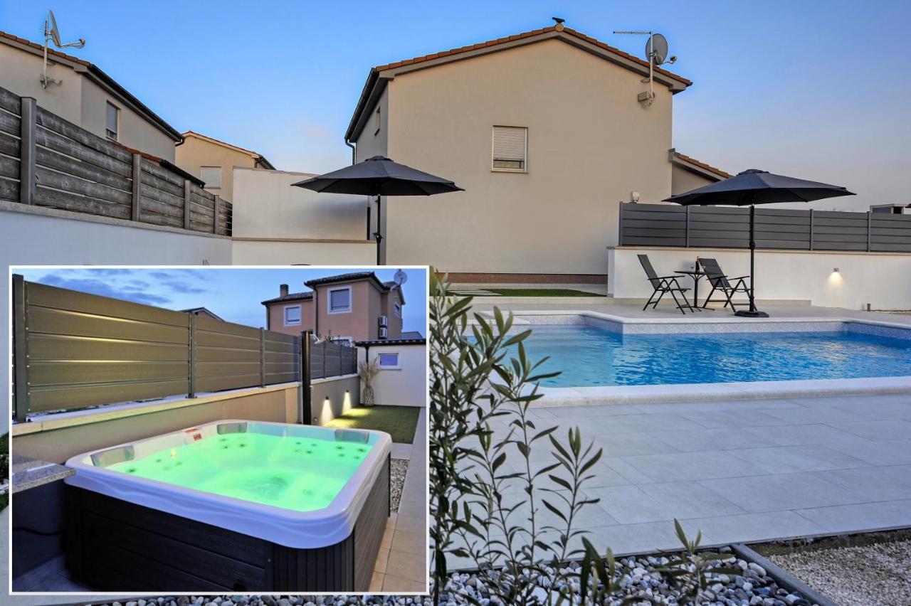 Casa Tara Three-Bedroom Holiday Home Pula Luaran gambar