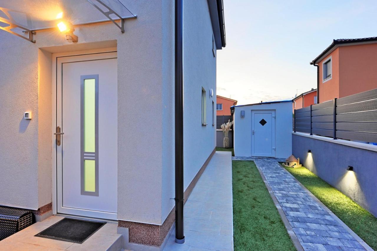 Casa Tara Three-Bedroom Holiday Home Pula Luaran gambar