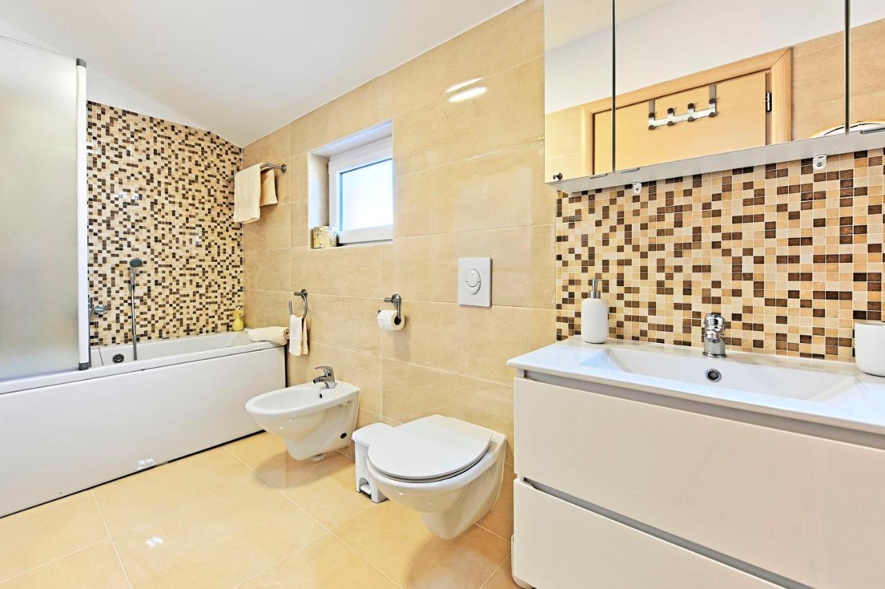 Casa Tara Three-Bedroom Holiday Home Pula Luaran gambar