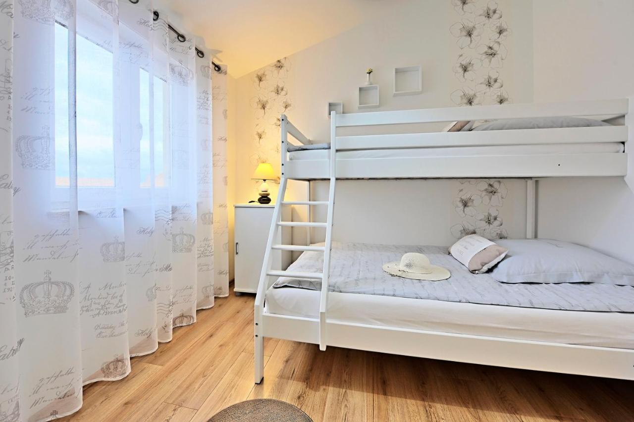 Casa Tara Three-Bedroom Holiday Home Pula Luaran gambar