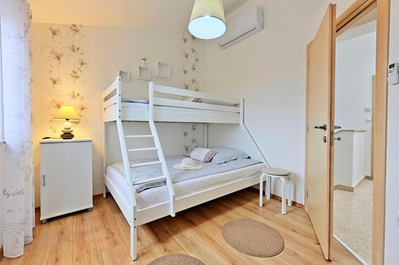 Casa Tara Three-Bedroom Holiday Home Pula Luaran gambar