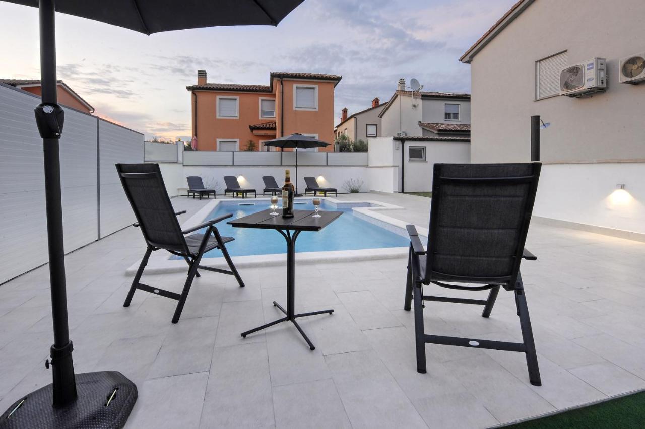 Casa Tara Three-Bedroom Holiday Home Pula Luaran gambar